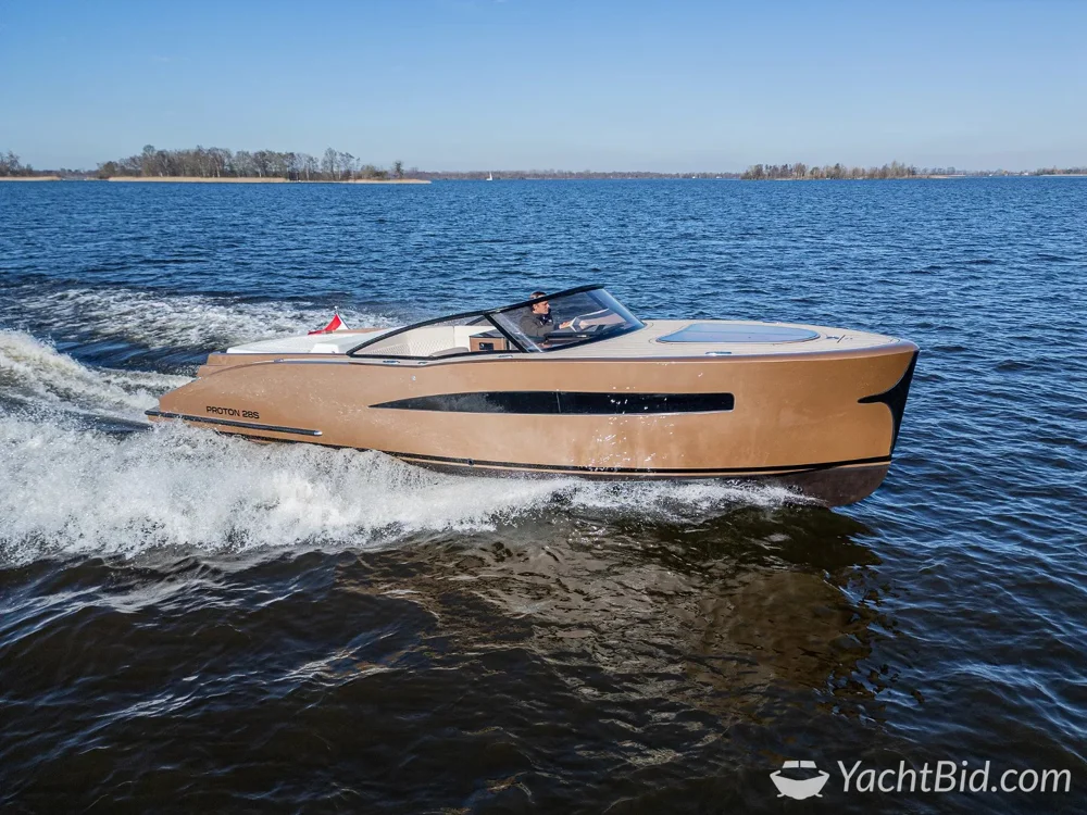BoatPhoto.coverAlt