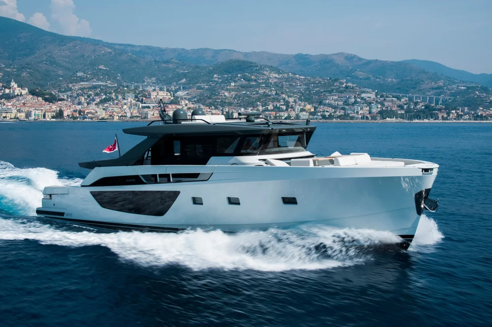 BoatPhoto.coverAlt