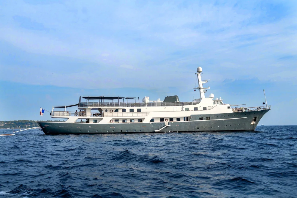 BoatPhoto.coverAlt
