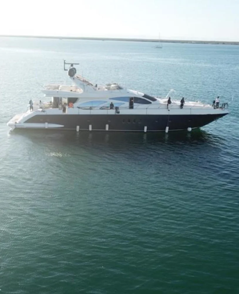 BoatPhoto.coverAlt