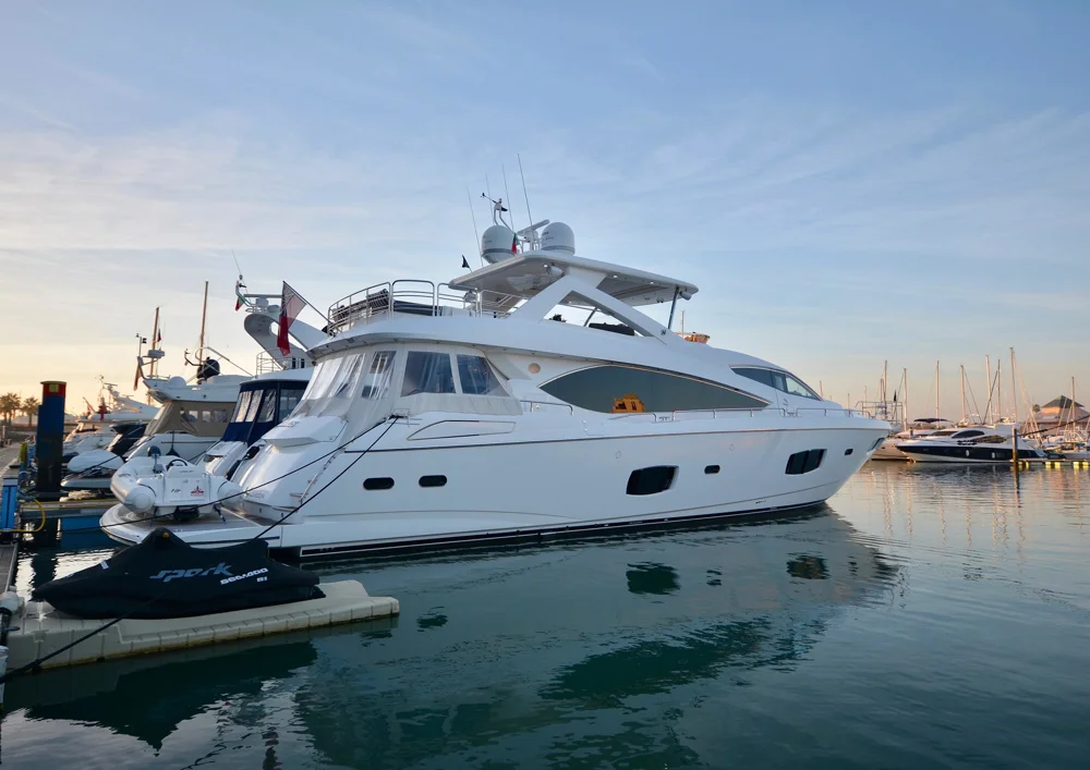 2011 Sunseeker 88 Yacht for sale in Vilamoura, Portugal