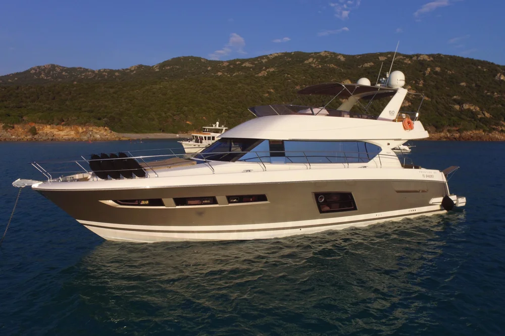 BoatPhoto.coverAlt