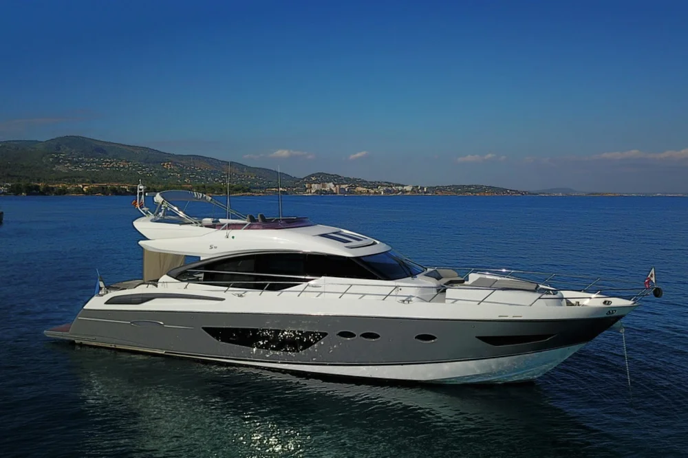 BoatPhoto.coverAlt