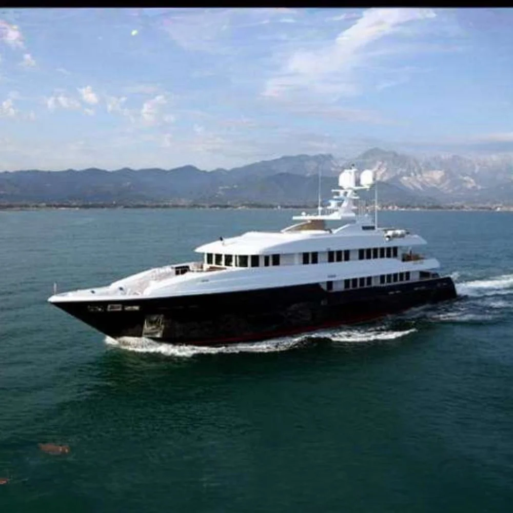 BoatPhoto.coverAlt