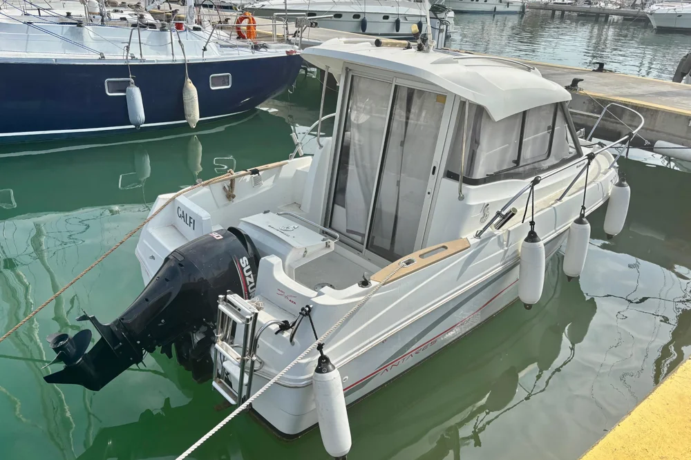BoatPhoto.coverAlt