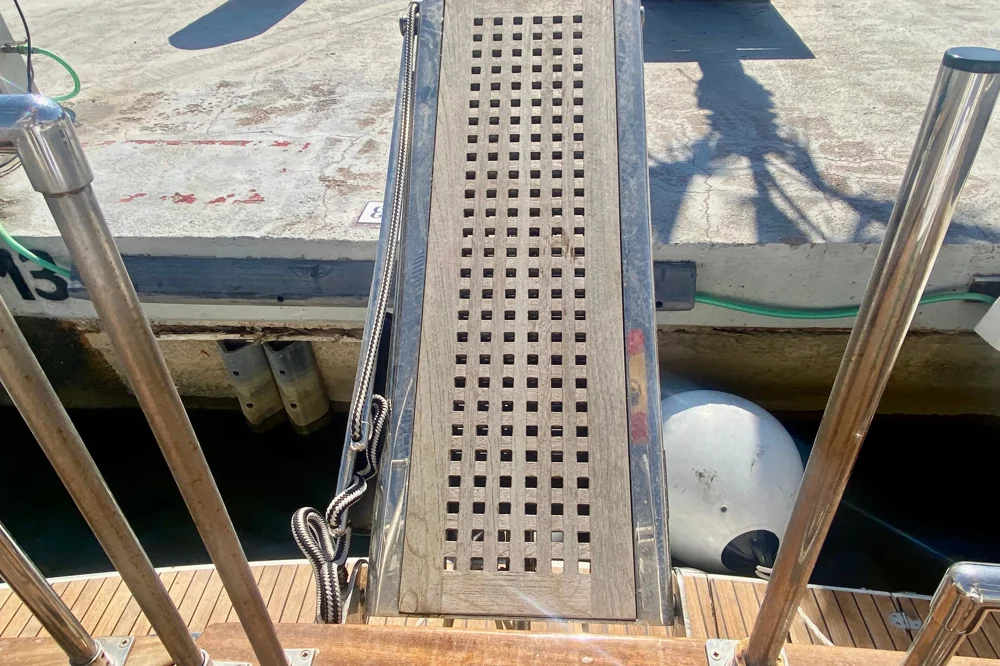 BoatPhoto.coverAlt