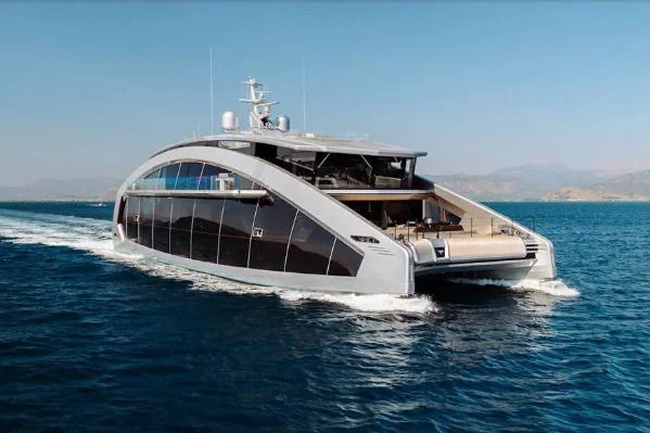 BoatPhoto.coverAlt