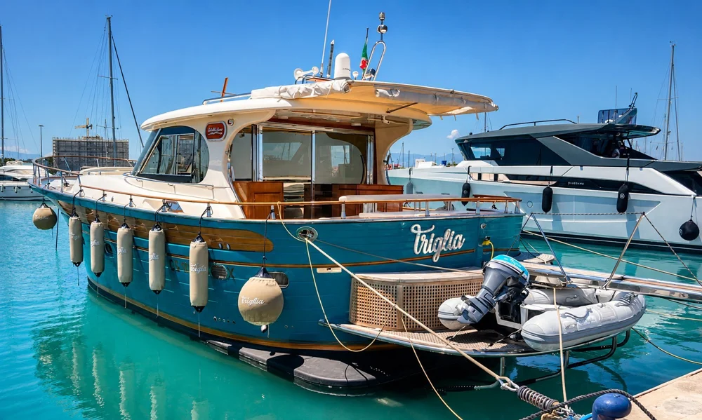 BoatPhoto.coverAlt