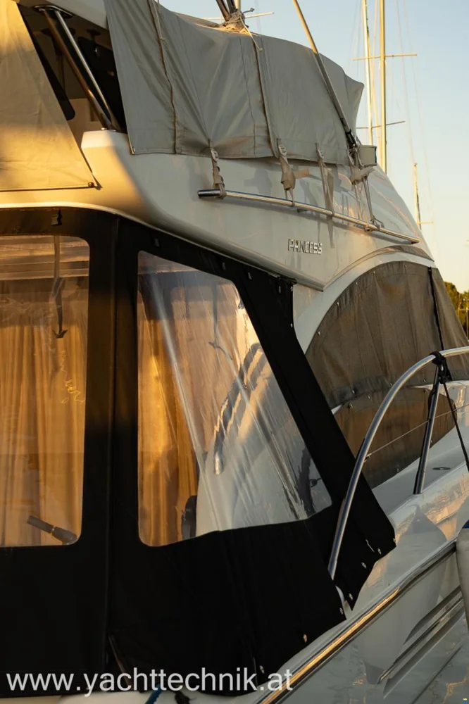 BoatPhoto.coverAlt