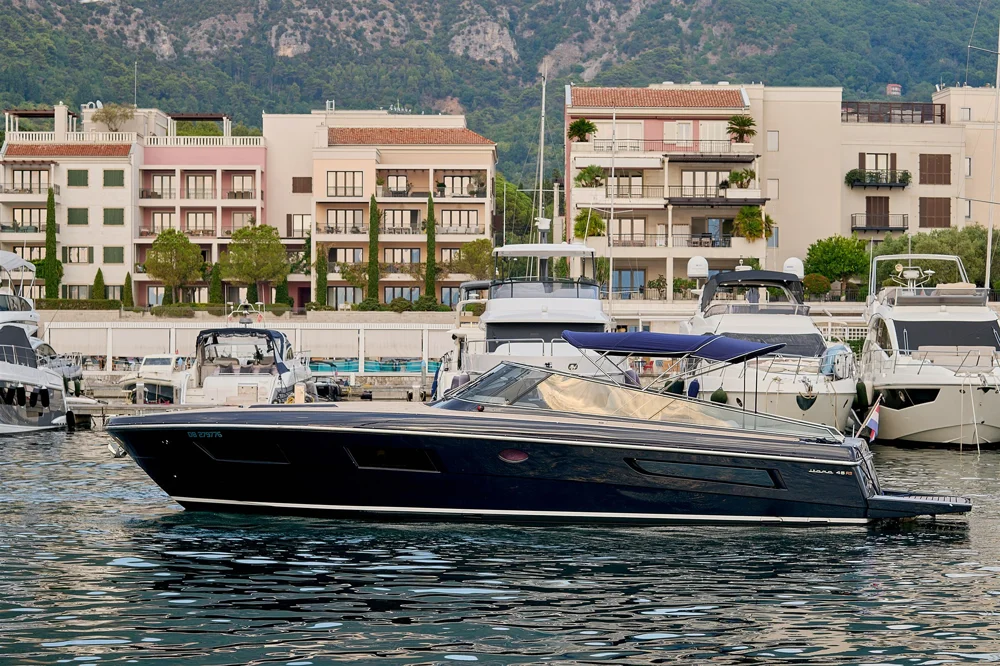 BoatPhoto.coverAlt