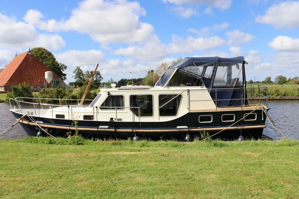 BoatPhoto.coverAlt