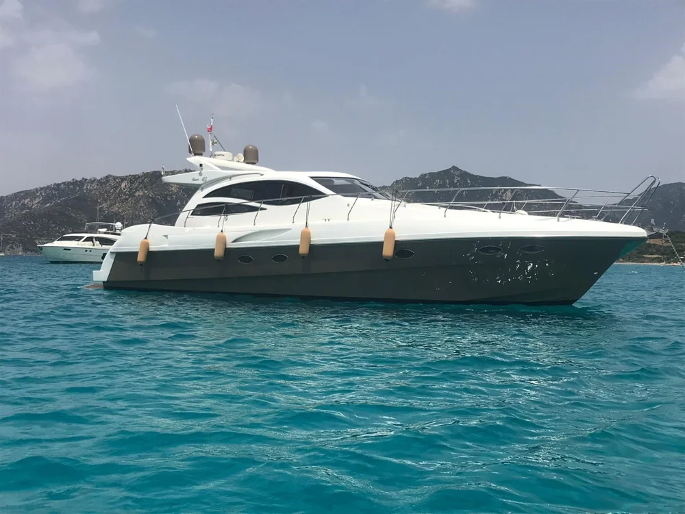 BoatPhoto.coverAlt