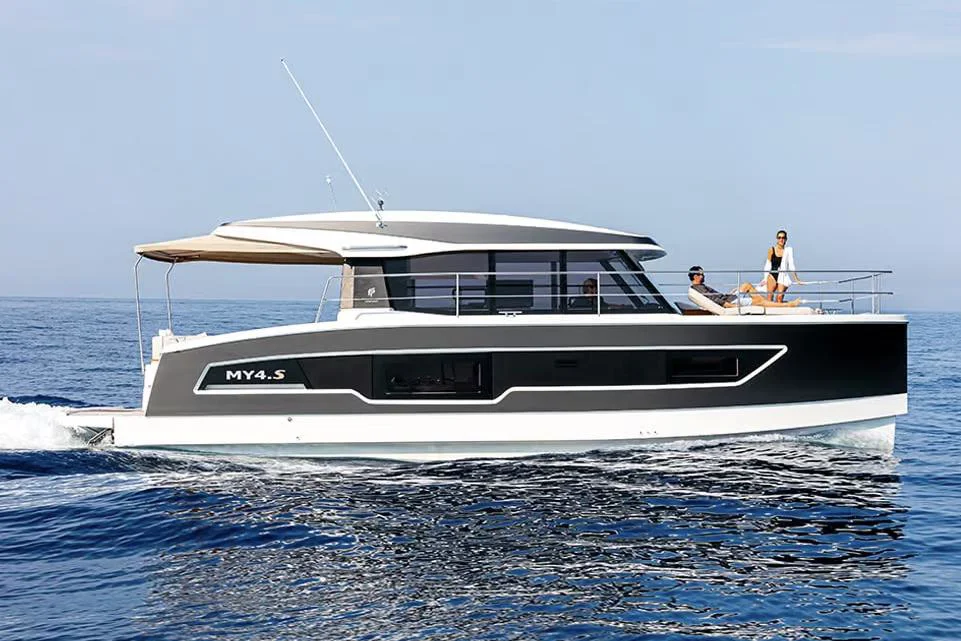 BoatPhoto.coverAlt