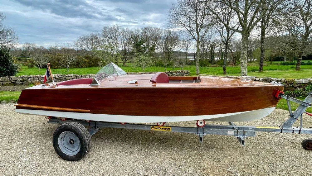 BoatPhoto.coverAlt
