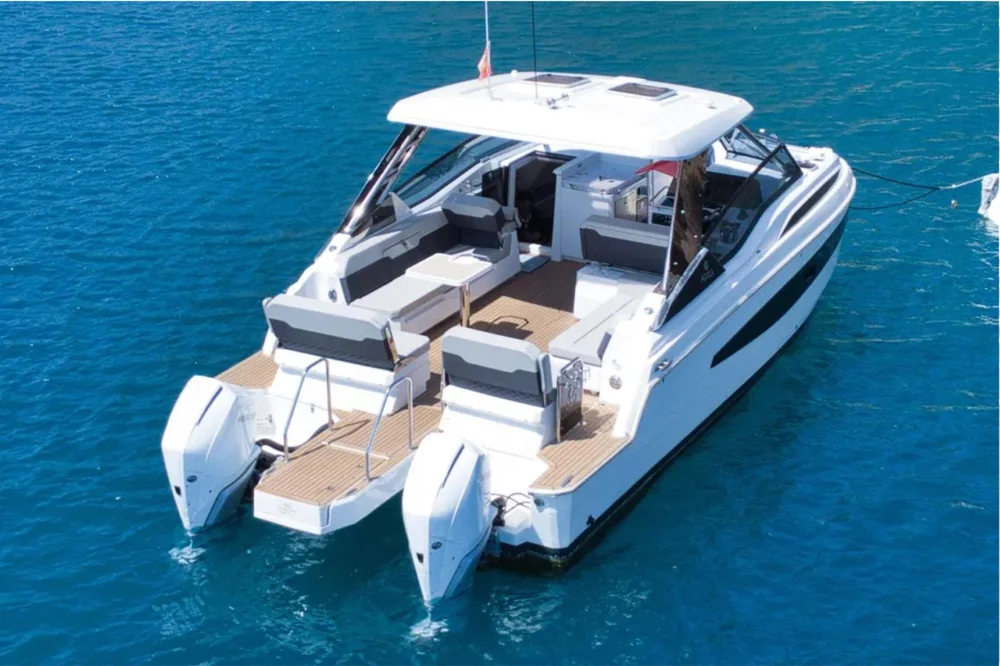 BoatPhoto.coverAlt