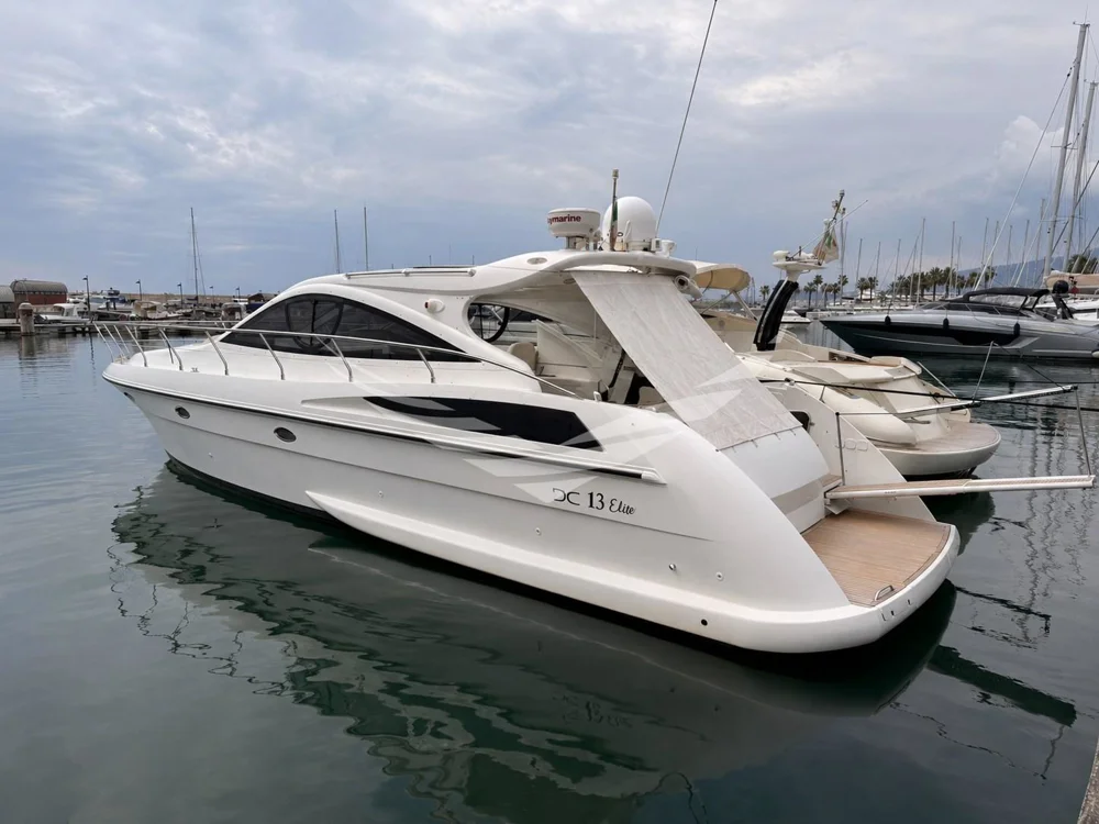 BoatPhoto.coverAlt