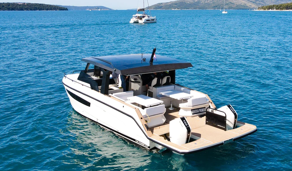BoatPhoto.coverAlt