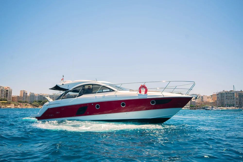 BoatPhoto.coverAlt