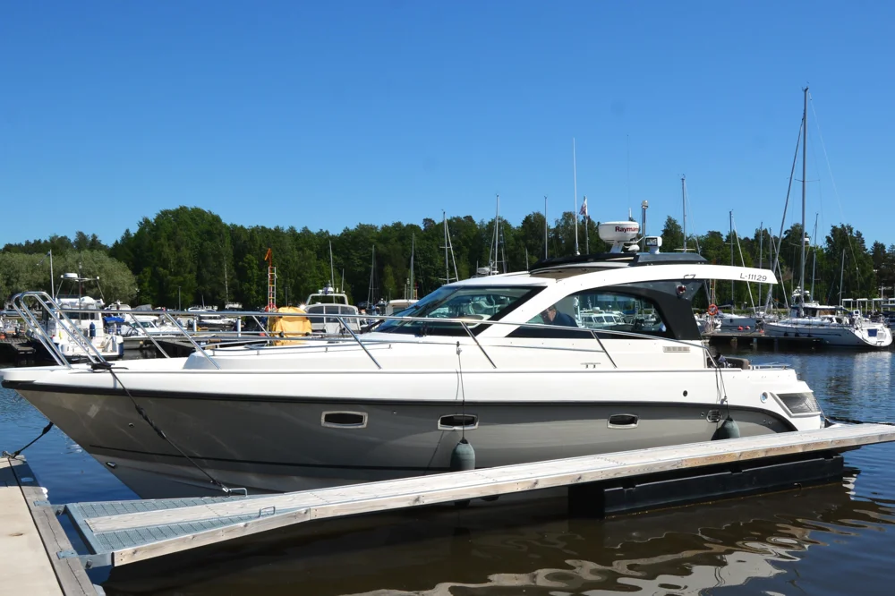 BoatPhoto.coverAlt