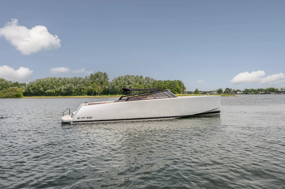 BoatPhoto.coverAlt