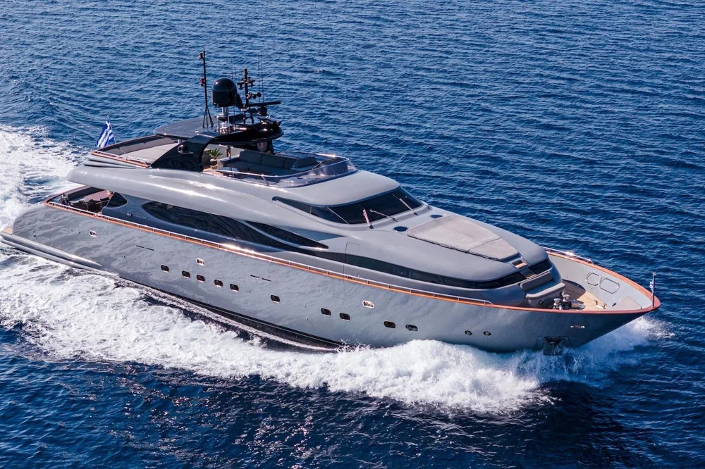 BoatPhoto.coverAlt