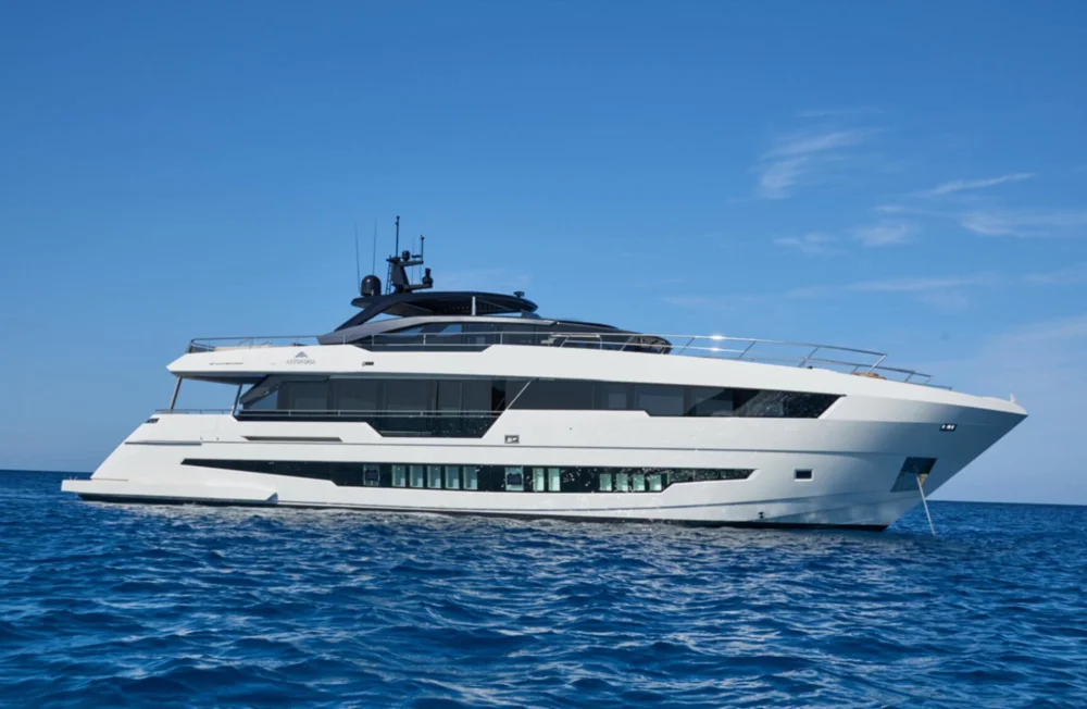 BoatPhoto.coverAlt