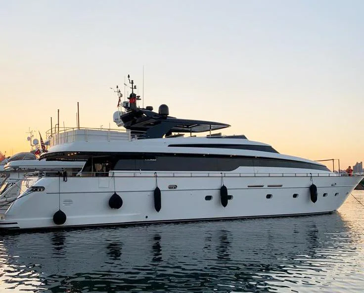 BoatPhoto.coverAlt