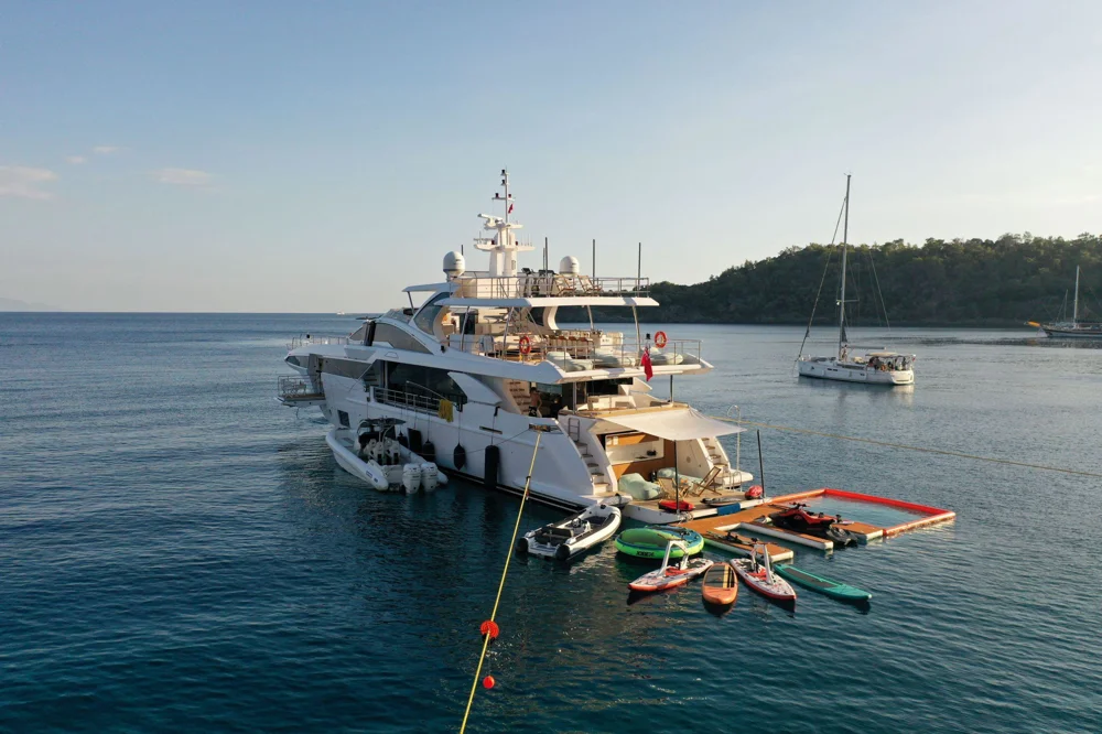 BoatPhoto.coverAlt
