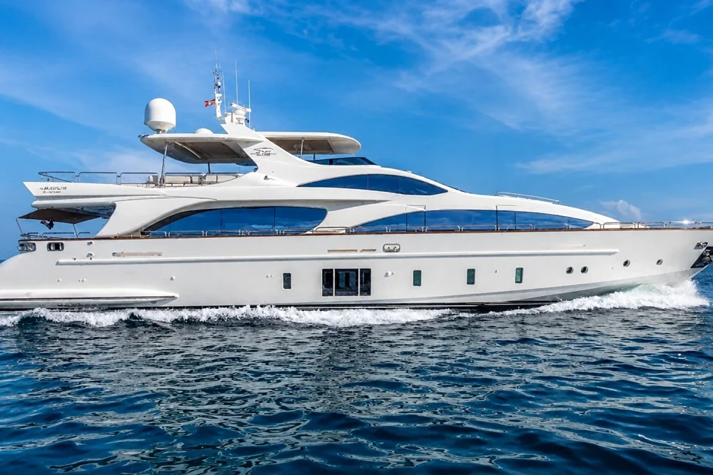 BoatPhoto.coverAlt
