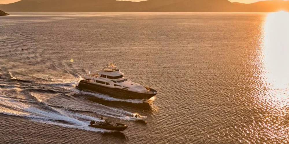 BoatPhoto.coverAlt