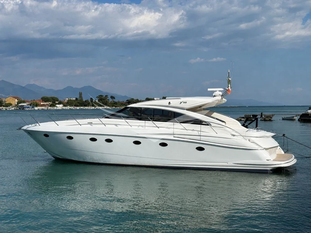 BoatPhoto.coverAlt