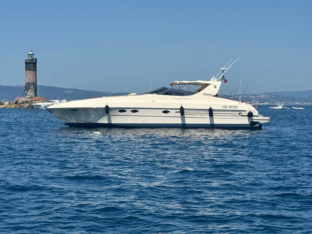 BoatPhoto.coverAlt