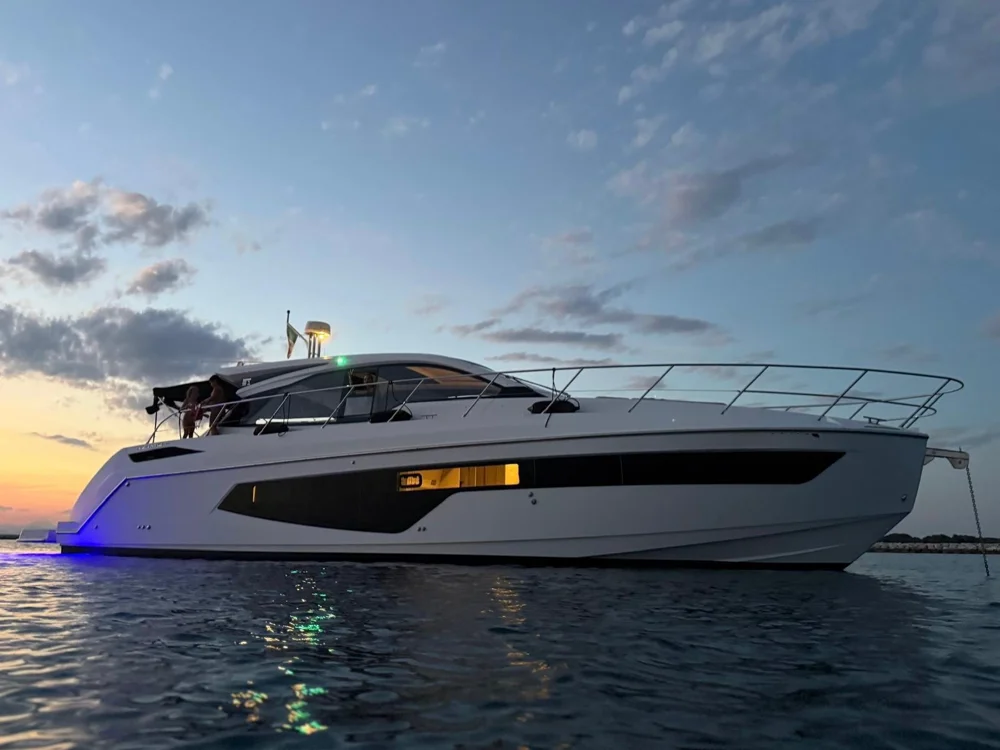 BoatPhoto.coverAlt