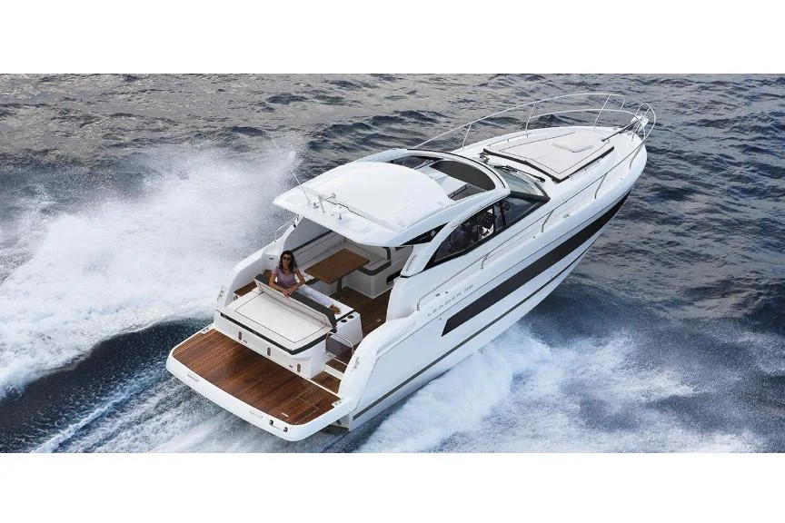 BoatPhoto.coverAlt