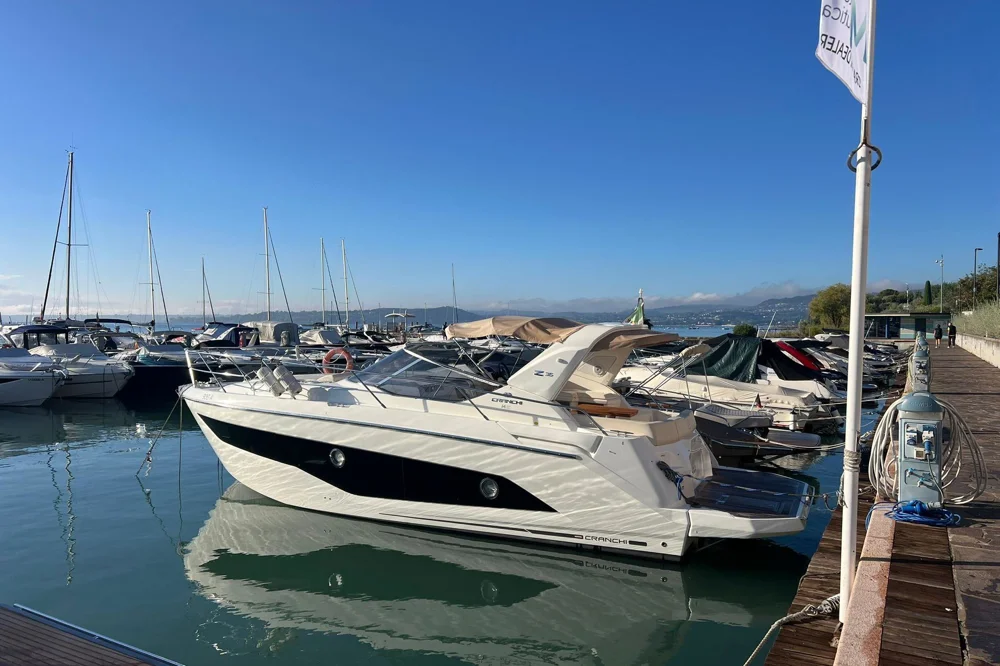 BoatPhoto.coverAlt