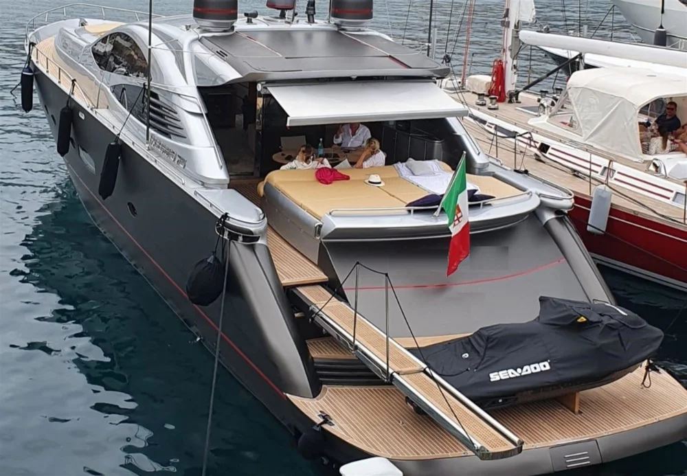 BoatPhoto.alt