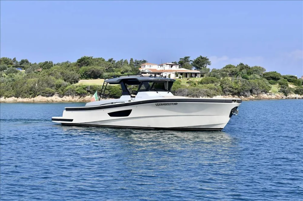 BoatPhoto.coverAlt