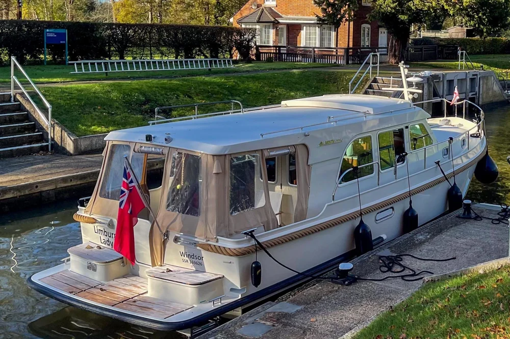 BoatPhoto.alt