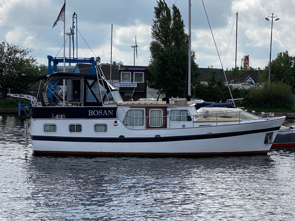 BoatPhoto.coverAlt