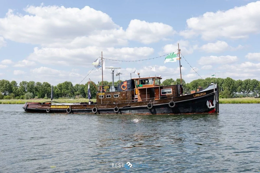 BoatPhoto.alt