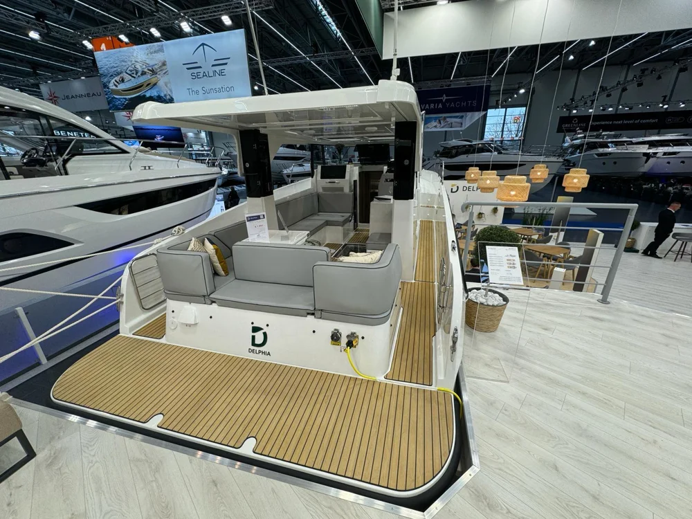 2025 Delphia Yachts 10 Lounge Top for sale in Henley-on-Thames, United Kingdom, photo 3 of 5