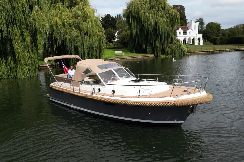 BoatPhoto.alt