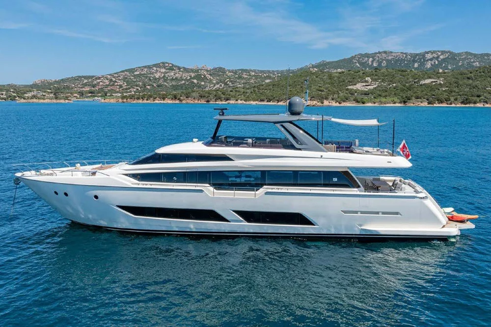 BoatPhoto.coverAlt