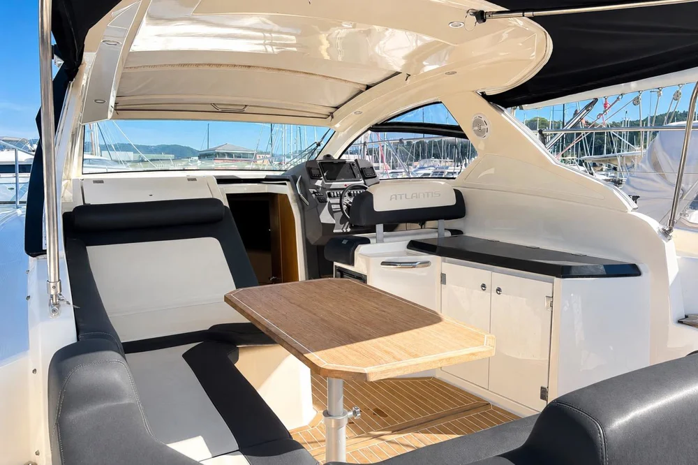 2013 Azimut Atlantis 34 for sale, photo 3 of 5