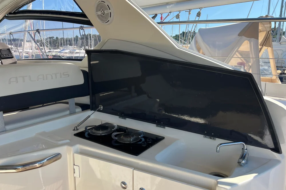 2013 Azimut Atlantis 34 for sale, photo 5 of 5