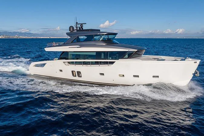 BoatPhoto.coverAlt