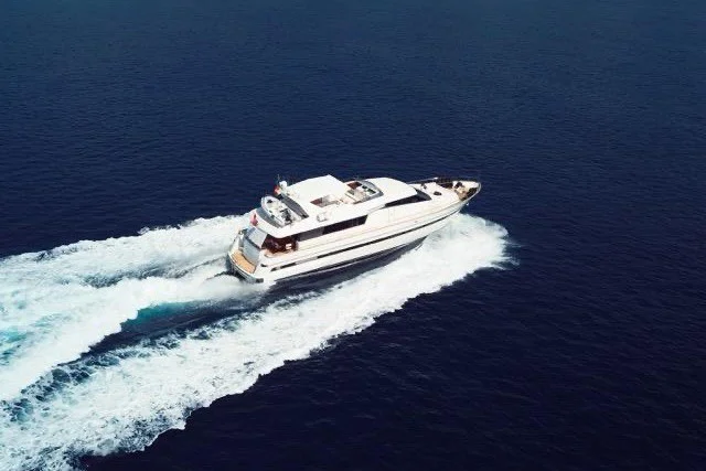 BoatPhoto.coverAlt