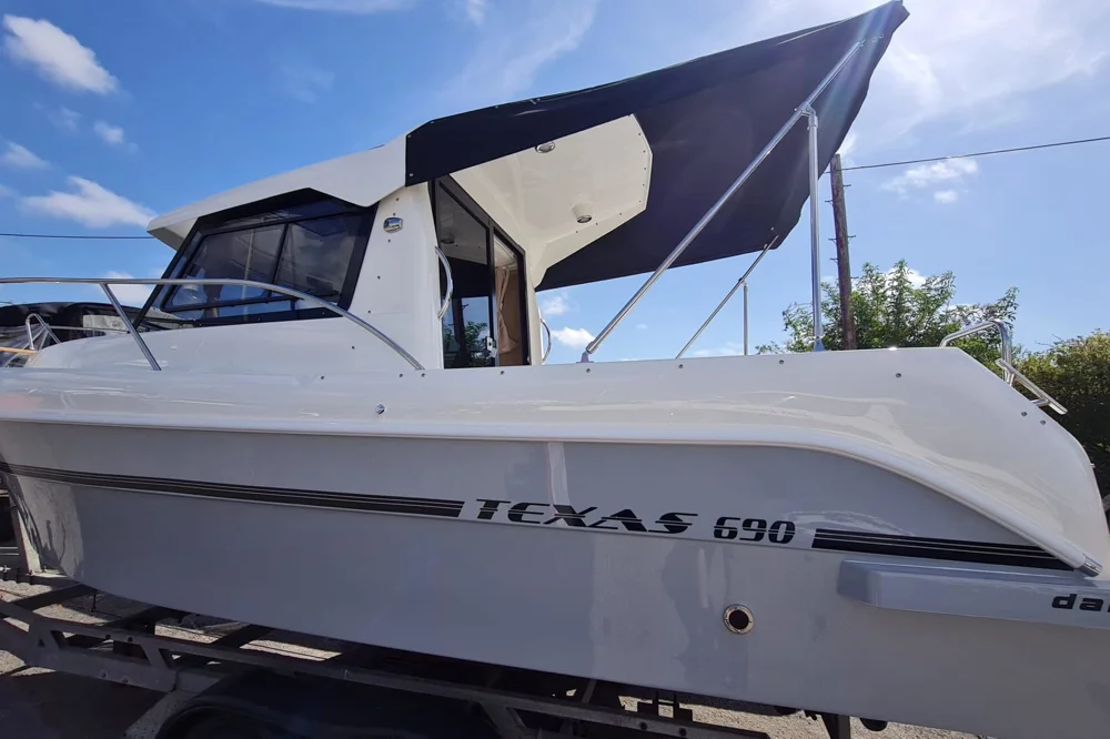 BoatPhoto.coverAlt