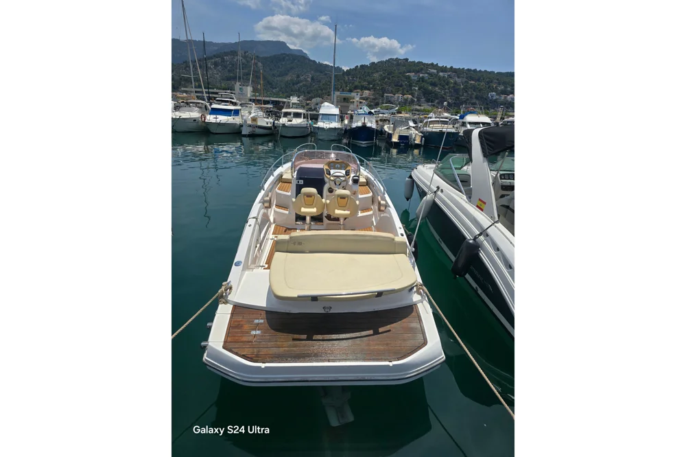 BoatPhoto.coverAlt