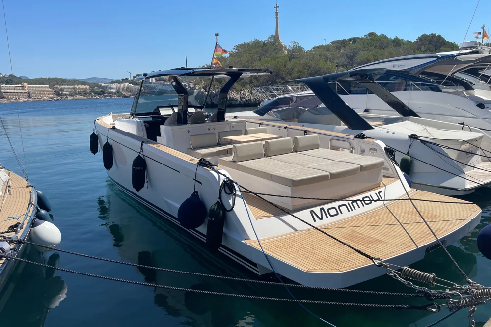 BoatPhoto.coverAlt